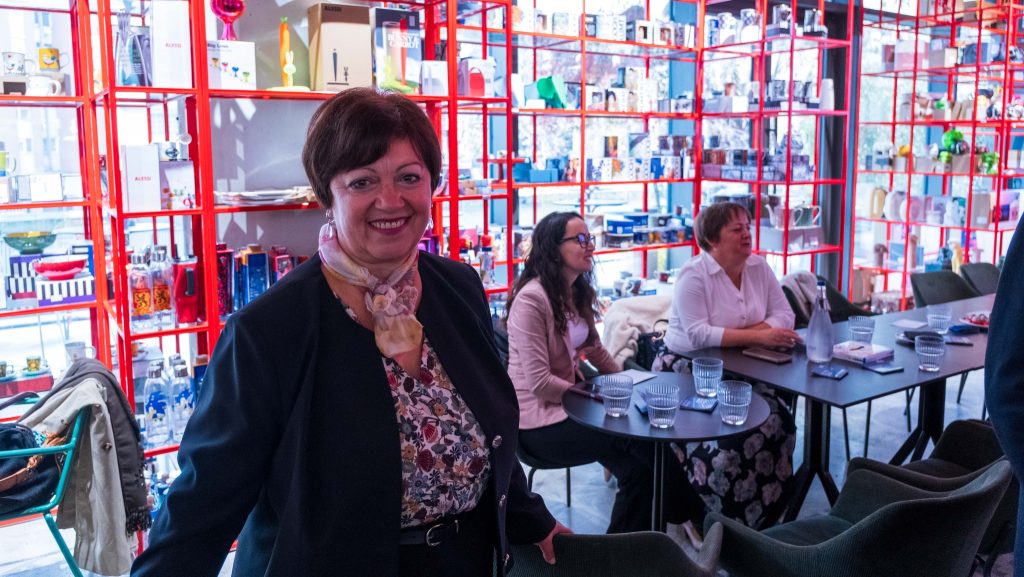 584975803 1241660017988136 3194529886807762151 N